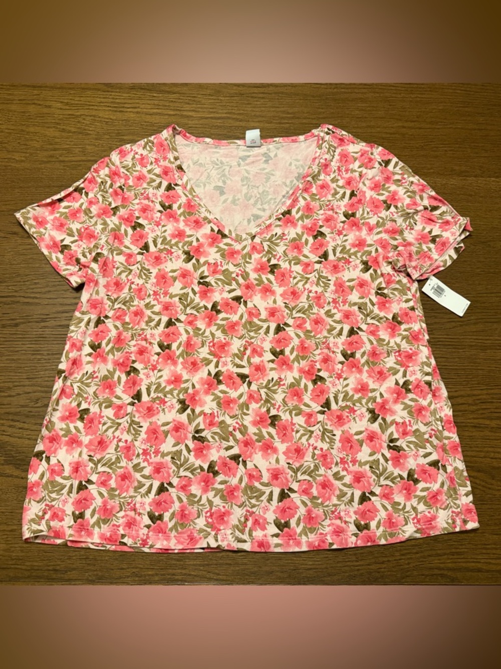 NWT Old Navy Pink and Green Floral V-Neck Short Sleeve Luxe Tee Size Small